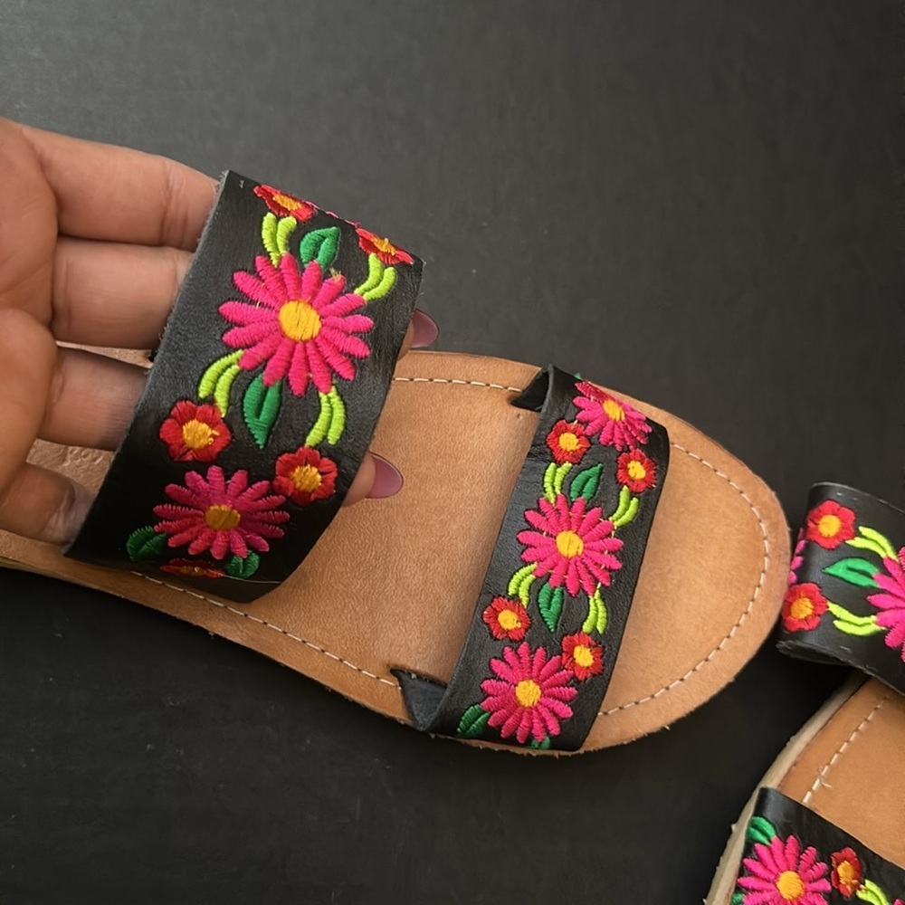 New HECHO EN MÉXICO Sandals SZ 8 - Picture 2 of 6